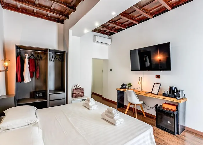Bed & Breakfast Effe Luxury Palace 4*